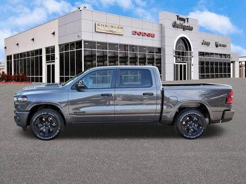 Granite Crystal Metallic Clearcoat 2026 RAM 1500 Big Horn/Lone Star