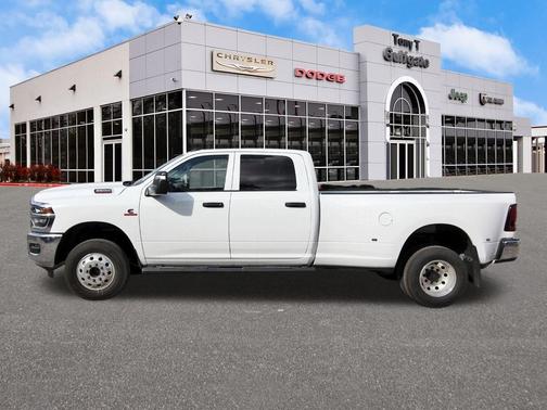 2026 RAM 3500 Tradesman Crew Cab 4x4 8' Box