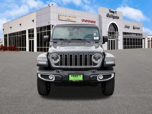 Granite Crystal Metallic Clearcoat 2025 Jeep Wrangler 4-Door Sahara 4x4