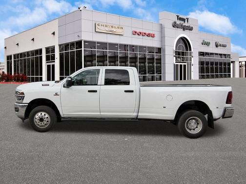 2026 RAM 3500 Tradesman Crew Cab 4x4 8' Box