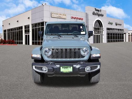 2026 Jeep Gladiator Sahara 4x4