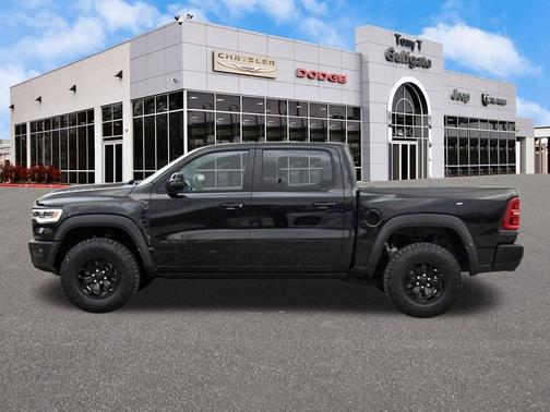 Diamond Black Crystal Pearlcoat 2026 RAM 1500 RHO Crew Cab 4x4 5'7' Box