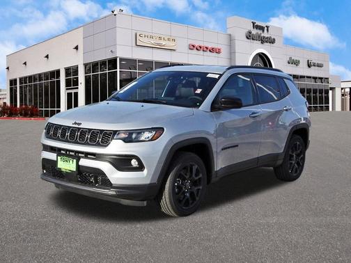 Silver Zynith Metallic Clearcoat 2026 Jeep Compass Latitude