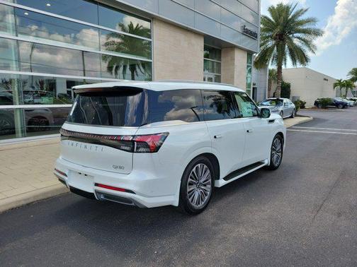2026 INFINITI QX80 Luxe
