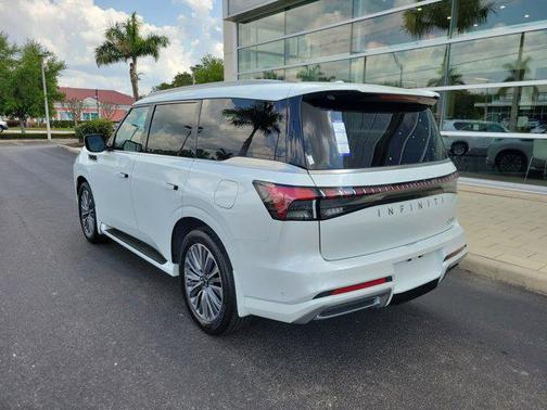 2026 INFINITI QX80 Luxe