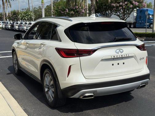 2022 INFINITI QX50 LUXE