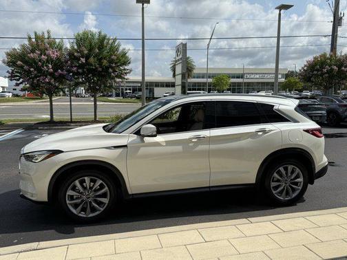 2022 INFINITI QX50 LUXE