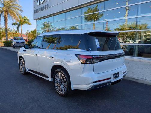 2026 INFINITI QX80 Luxe