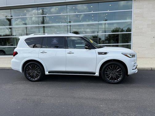 2024 INFINITI QX80 SENSORY AWD