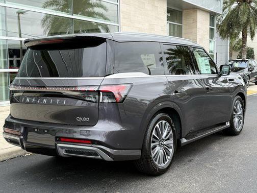 2025 INFINITI QX80 Luxe