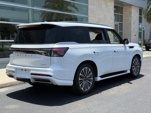 2025 INFINITI QX80 Luxe