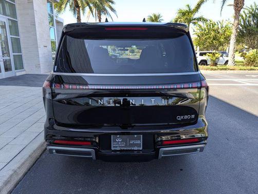 2025 INFINITI QX80 Luxe