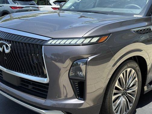 2025 INFINITI QX80 Luxe