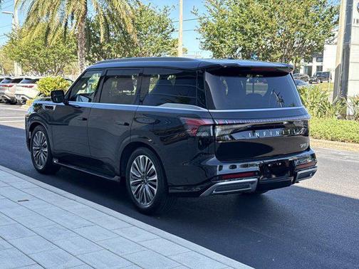 2025 INFINITI QX80 Luxe