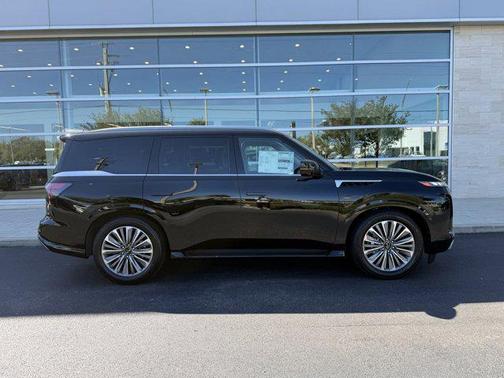 2025 INFINITI QX80 Luxe