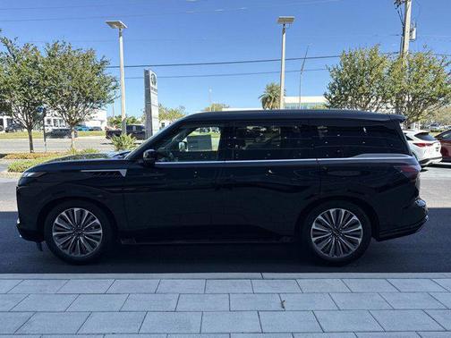 2025 INFINITI QX80 Luxe