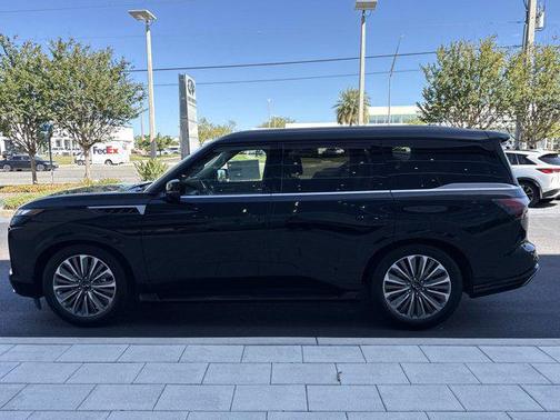 2025 INFINITI QX80 Luxe