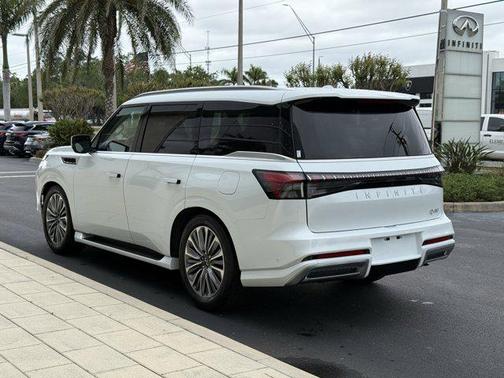 2025 INFINITI QX80 Luxe