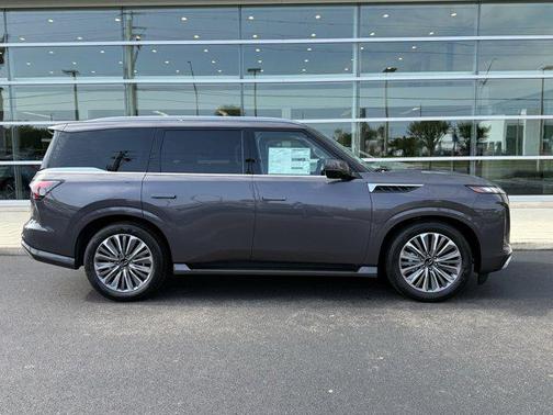 2025 INFINITI QX80 Luxe
