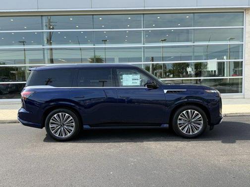 2025 INFINITI QX80 Luxe