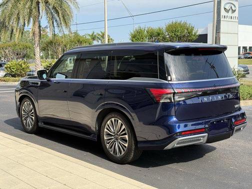 2025 INFINITI QX80 Luxe