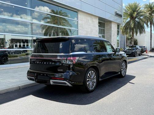 2025 INFINITI QX80 Luxe