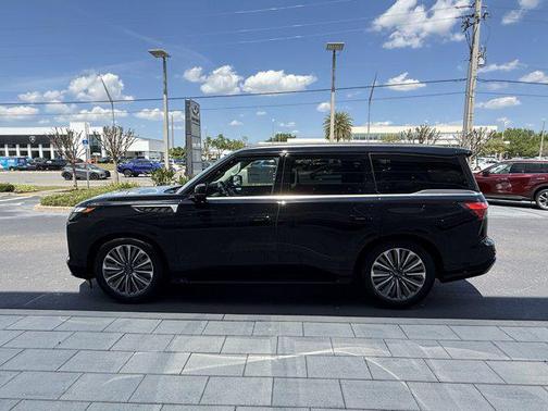 2025 INFINITI QX80 Luxe