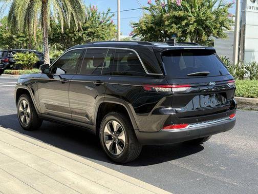 2022 Jeep Grand Cherokee 4xe Base