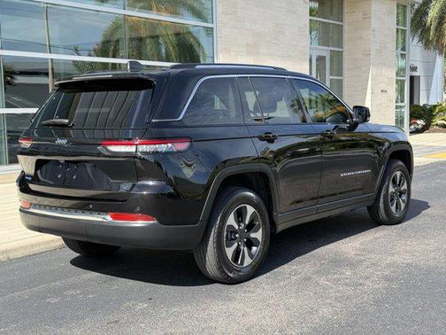 2022 Jeep Grand Cherokee 4xe Base