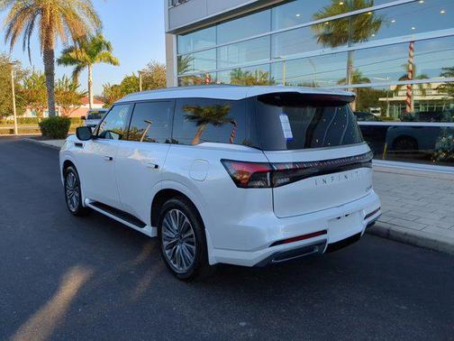 2026 INFINITI QX80 Luxe