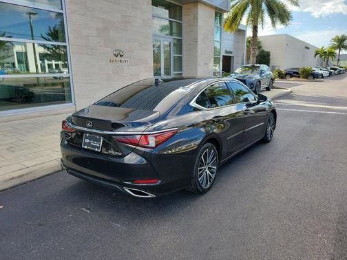 2022 Lexus ES 350 Base