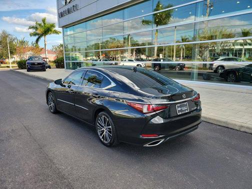 2022 Lexus ES 350 Base