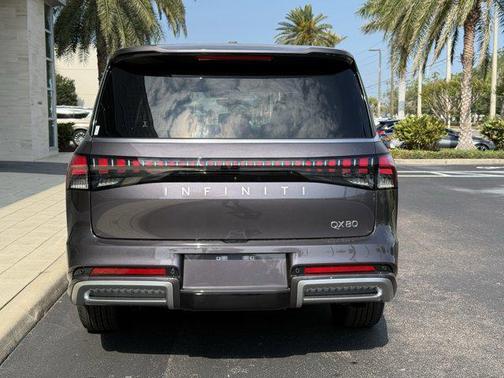 2025 INFINITI QX80 Luxe