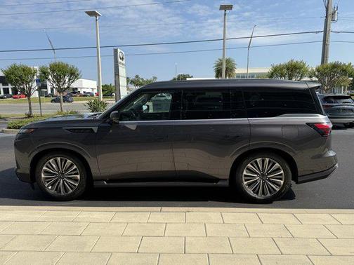 2025 INFINITI QX80 Luxe