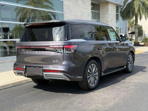 2025 INFINITI QX80 Luxe