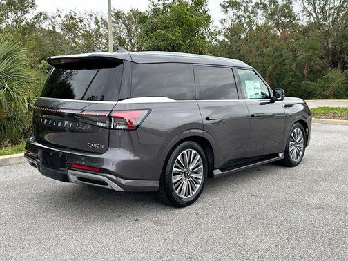 2025 INFINITI QX80 Luxe