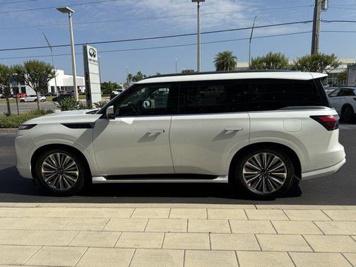 2025 INFINITI QX80 SENSORY AWD