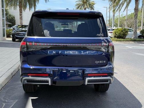 2025 INFINITI QX80 Luxe