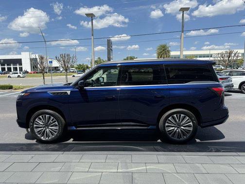 2025 INFINITI QX80 Luxe