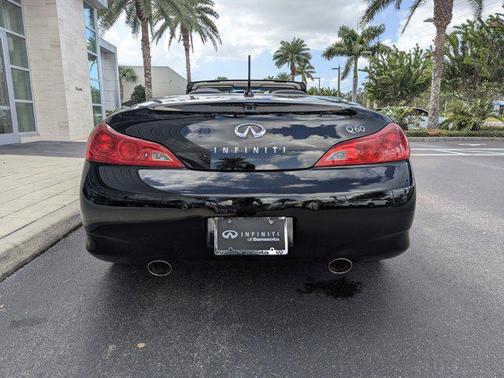 2014 INFINITI Q60 Base