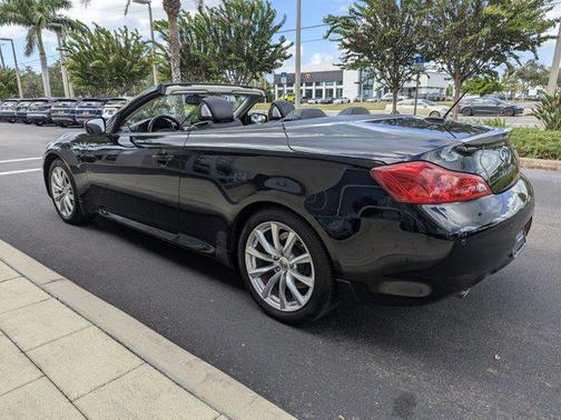 2014 INFINITI Q60 Base