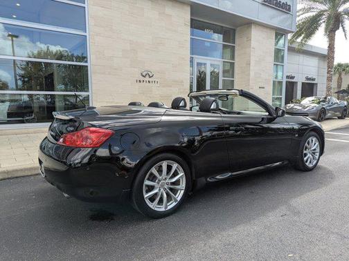 2014 INFINITI Q60 Base