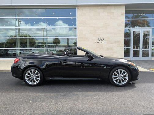 2014 INFINITI Q60 Base
