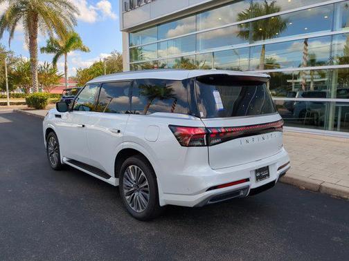 2026 INFINITI QX80 Luxe