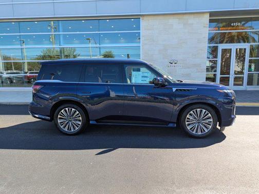 2025 INFINITI QX80 Luxe