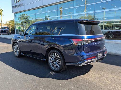 2025 INFINITI QX80 Luxe