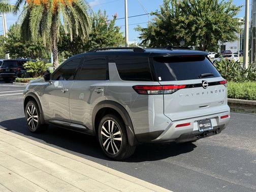 2024 Nissan Pathfinder Platinum 4WD