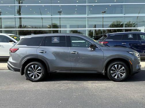 2025 INFINITI QX60 Pure