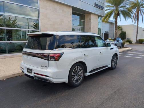 2026 INFINITI QX80 Luxe
