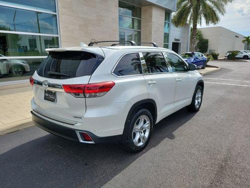 Blizzard Pearl 2019 Toyota Highlander Limited